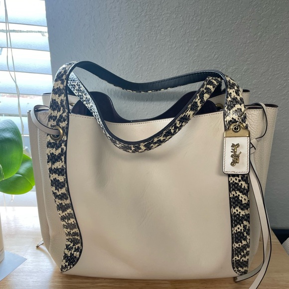 COPY - Coach Hobo Harmony - Picture 1 of 12
